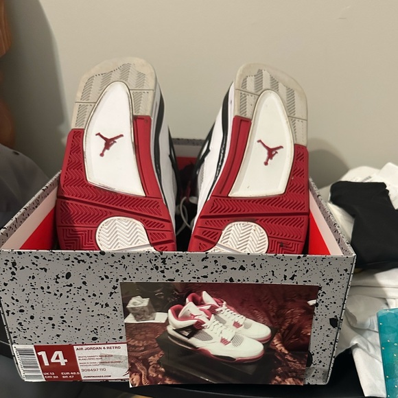 Air Jordan 4 Retro White, black and Red Sneakers - Picture 7 of 8